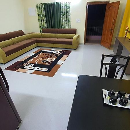 Tirupati Homestay - 2Bhk Ac Family Apartments Near Alipiri And Kapilatheertham - Walk To A2B Veg Restaurant - Wifi - Android Tv - Easy Access To Tirumala 外观 照片