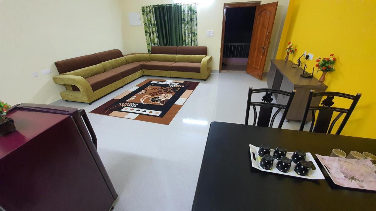 Tirupati Homestay - 2Bhk Ac Family Apartments Near Alipiri And Kapilatheertham - Walk To A2B Veg Restaurant - Wifi - Android Tv - Easy Access To Tirumala 外观 照片