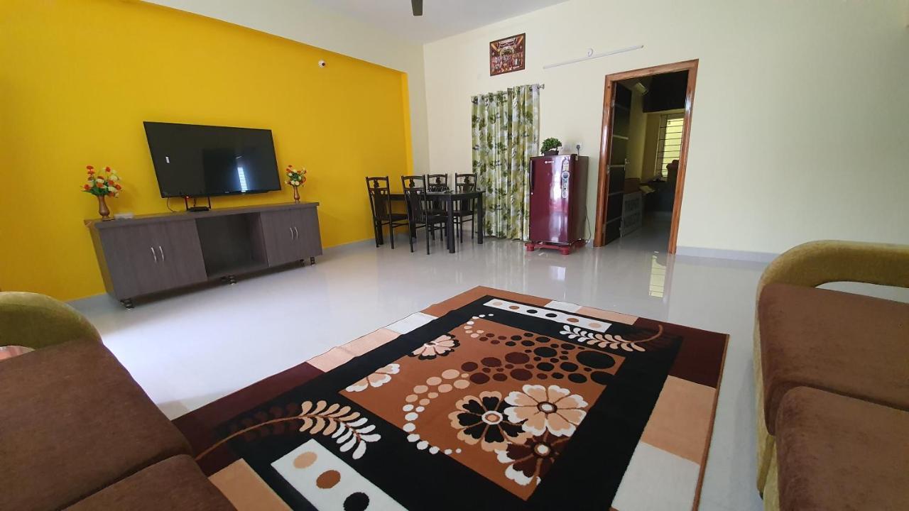 Tirupati Homestay - 2Bhk Ac Family Apartments Near Alipiri And Kapilatheertham - Walk To A2B Veg Restaurant - Wifi - Android Tv - Easy Access To Tirumala 外观 照片