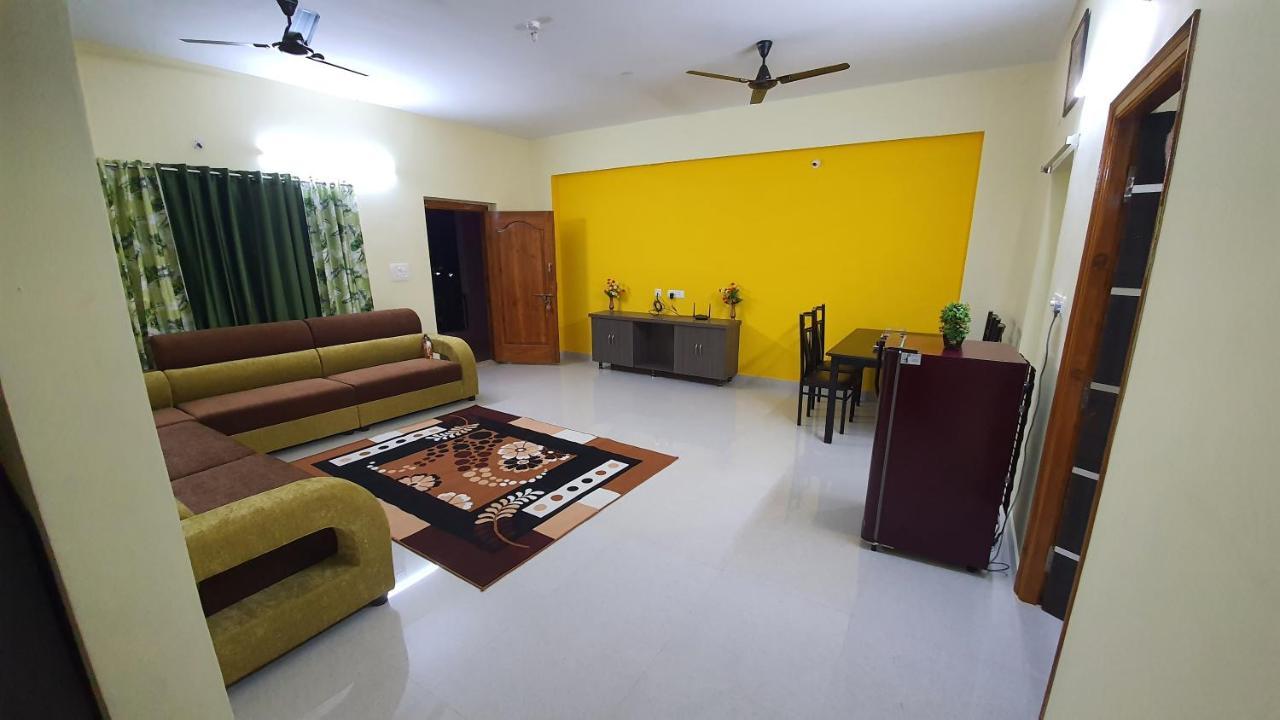 Tirupati Homestay - 2Bhk Ac Family Apartments Near Alipiri And Kapilatheertham - Walk To A2B Veg Restaurant - Wifi - Android Tv - Easy Access To Tirumala 外观 照片