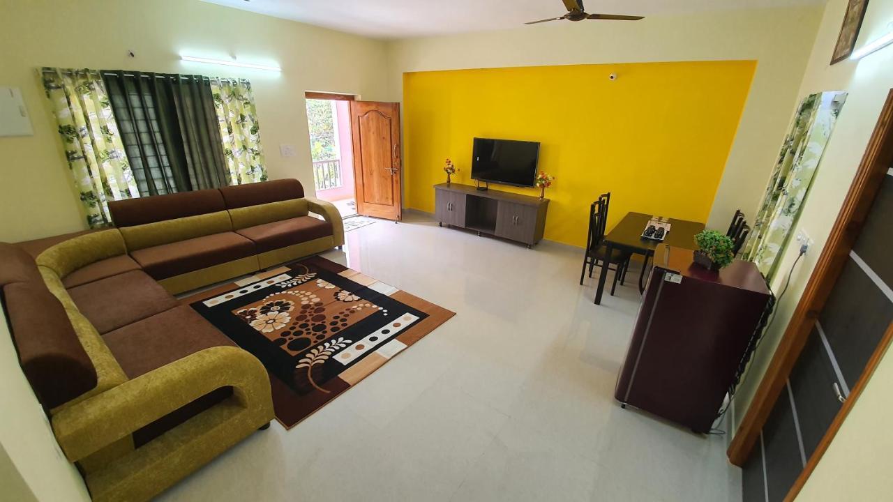 Tirupati Homestay - 2Bhk Ac Family Apartments Near Alipiri And Kapilatheertham - Walk To A2B Veg Restaurant - Wifi - Android Tv - Easy Access To Tirumala 外观 照片